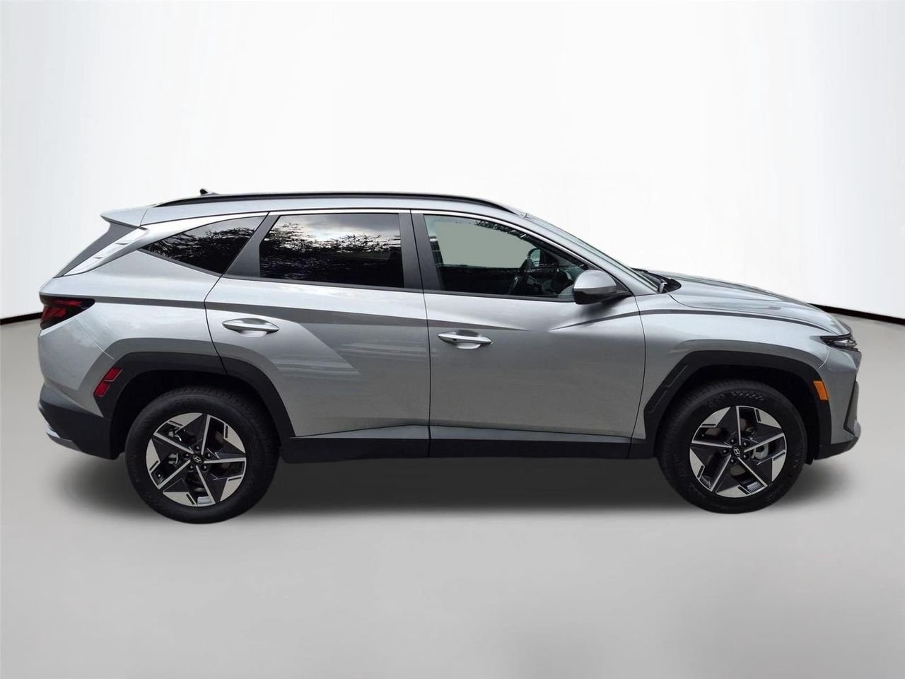 New 2026 Shimmering Silver Hyundai SEL AWD image 6