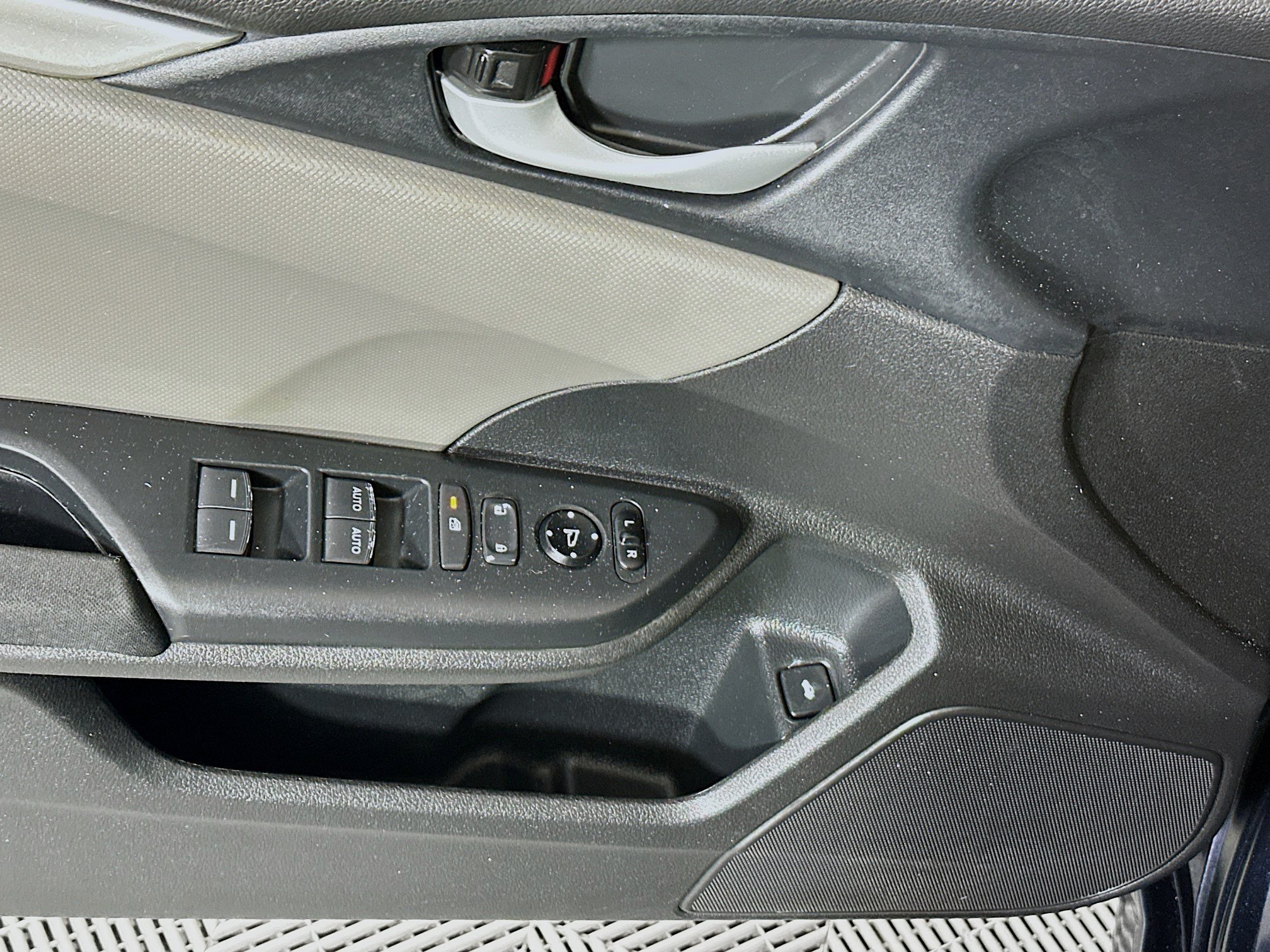 Used 2018 Gray Honda LX image 14