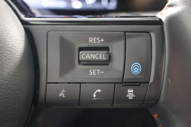 Used 2025 Aspen White Nissan SR image 12