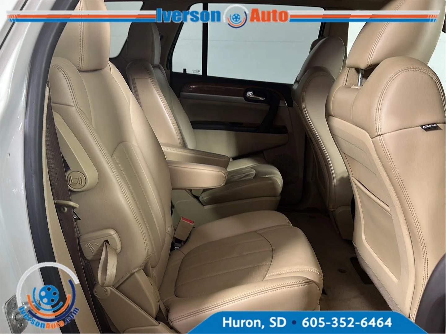 Used 2011 White Diamond Tricoat Buick CXL-2 image 31