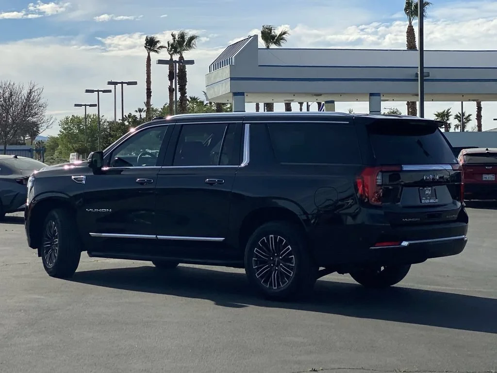 Used 2026 Onyx Black GMC Elevation image 15