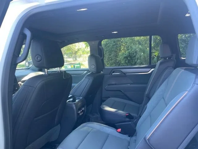 Used 2025 Summit White GMC AT4 image 7