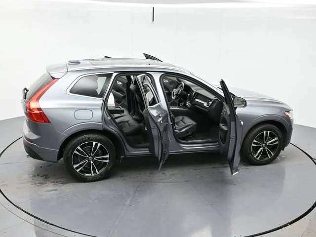 Used 2019 Grey Volvo Momentum image 47