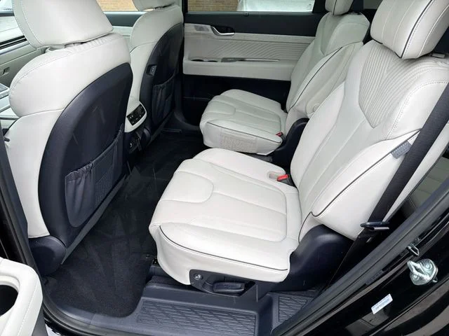 Used 2025 Black Hyundai Calligraphy image 27