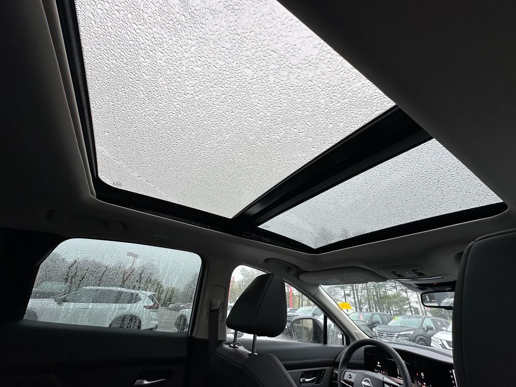 New 2026 Everest White Pearl TriCoat Nissan SL image 22