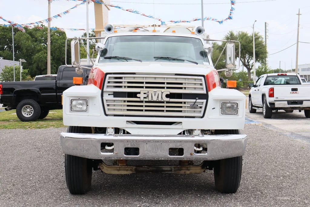 Used 1987  Ford F8000 image 3