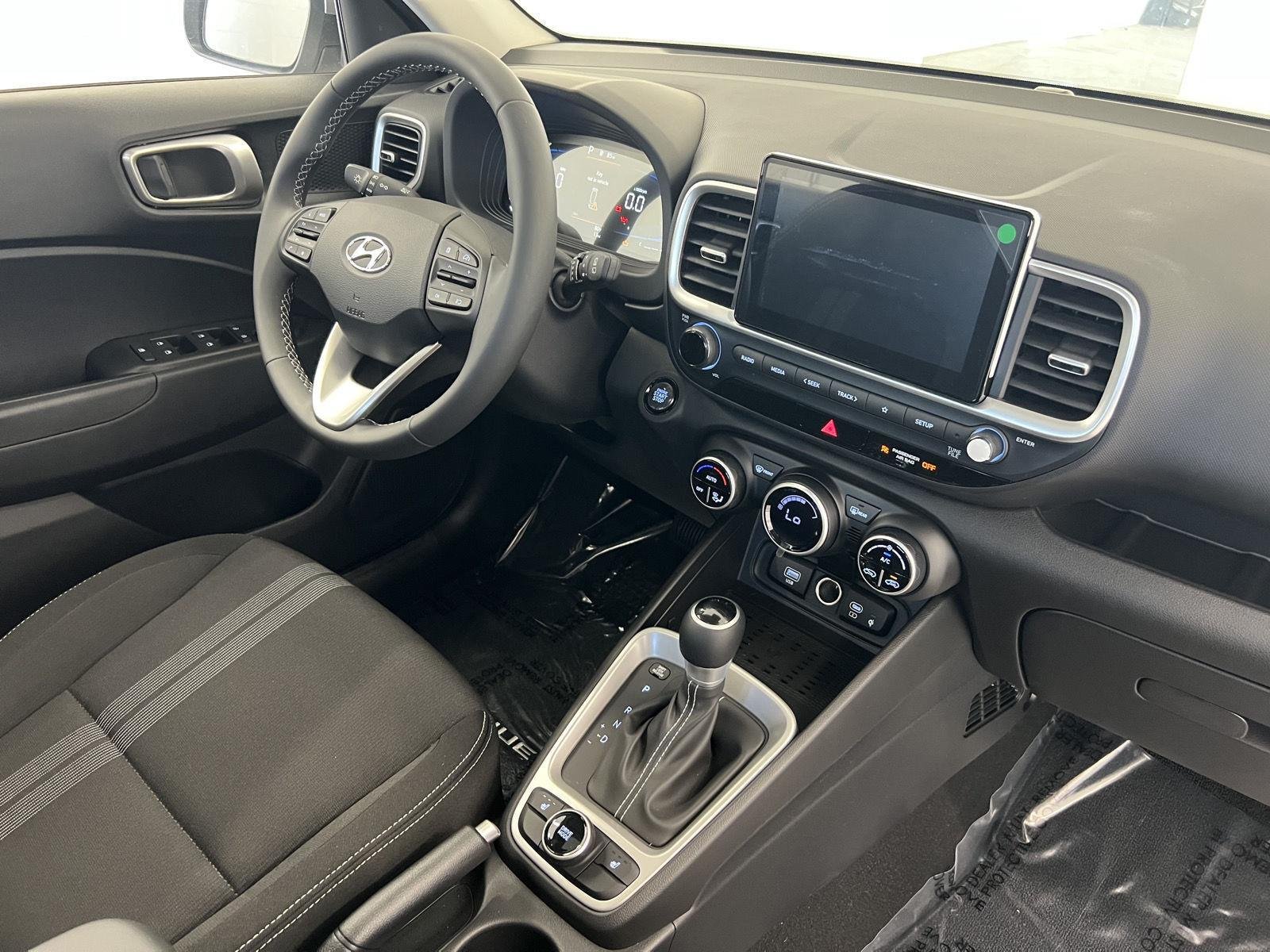 New 2026 Shimmering Silver Hyundai SEL image 29