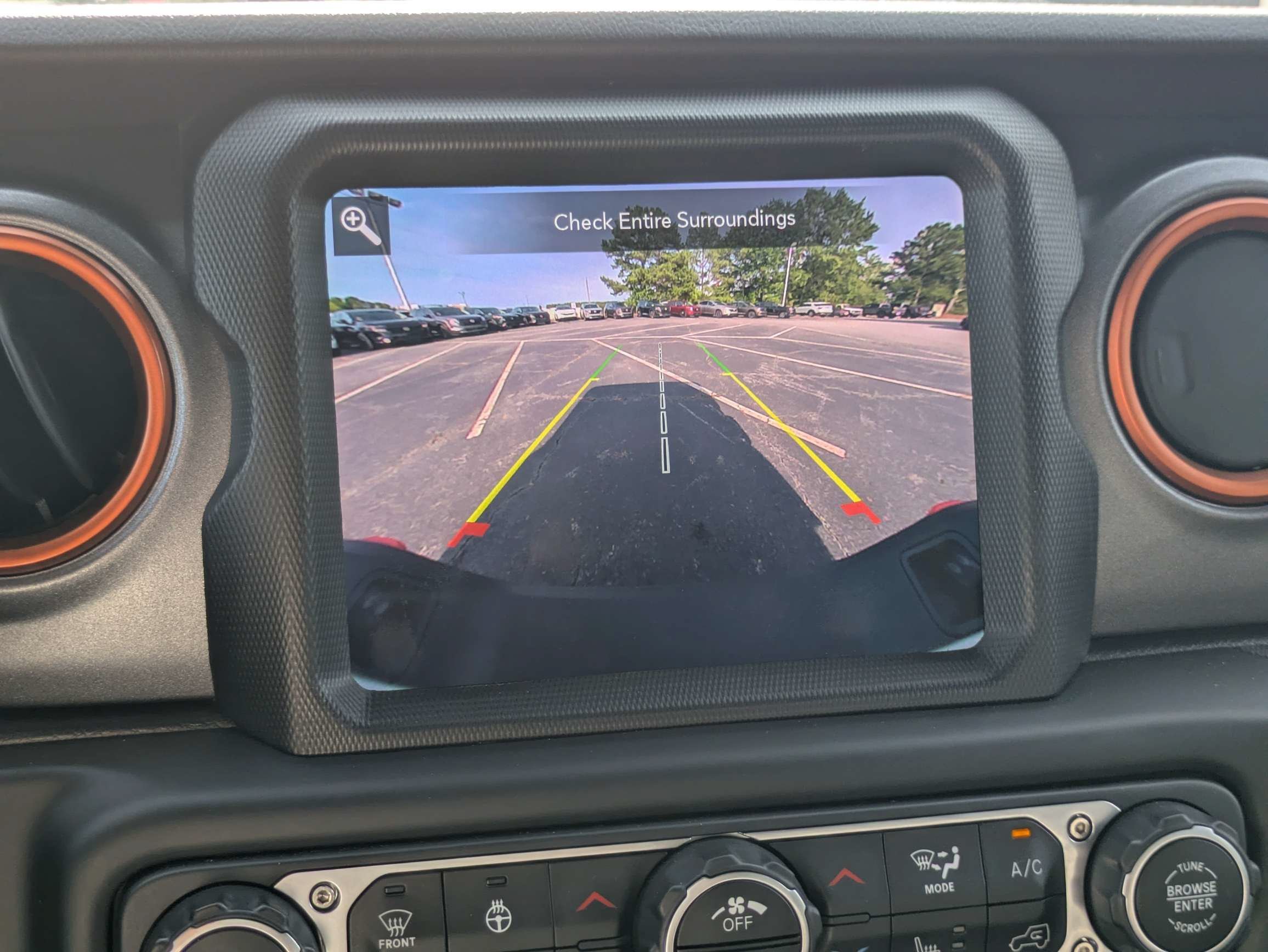 Used 2021 White Jeep Mojave image 17