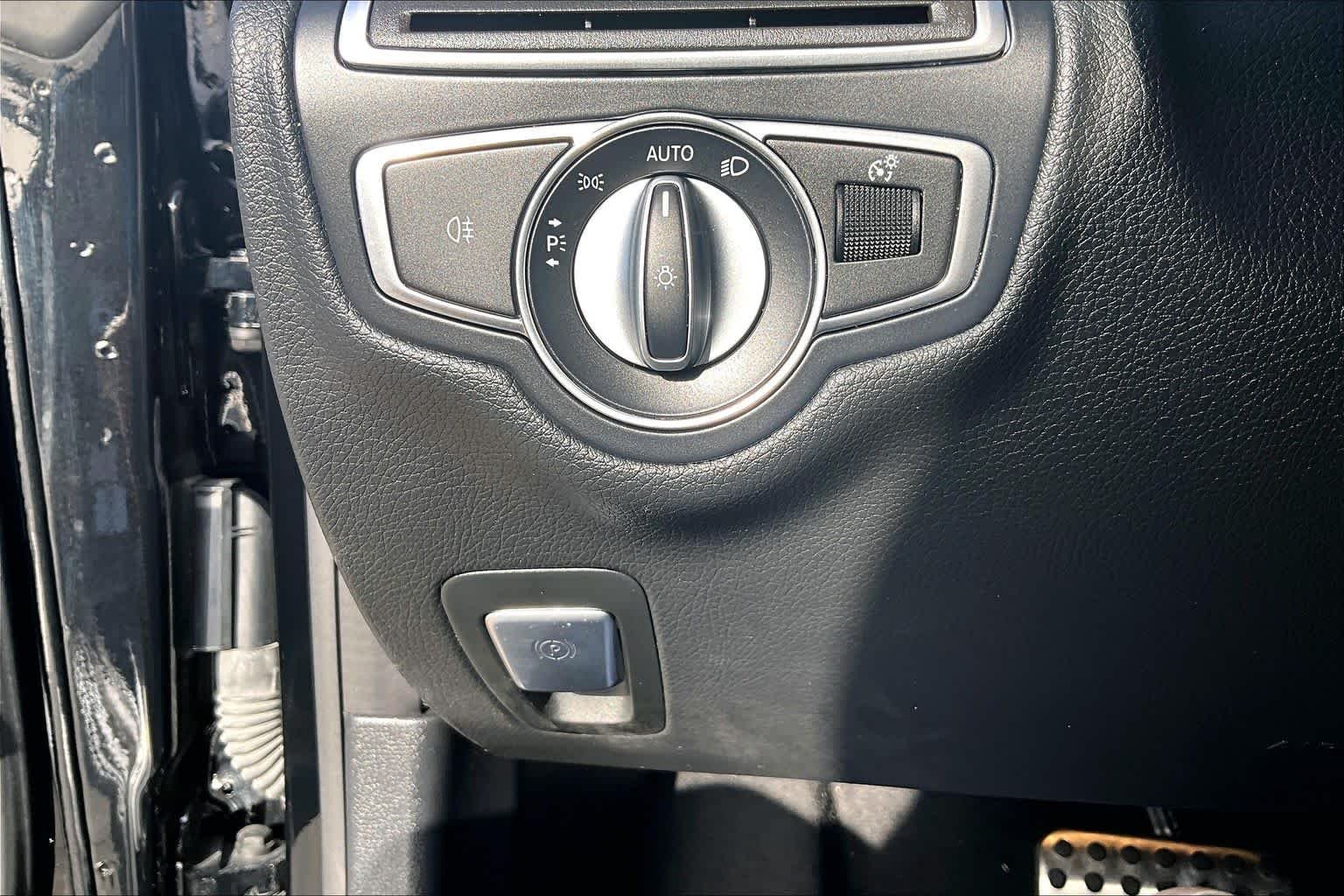 Used 2023 Black Mercedes-Benz C 300 image 32