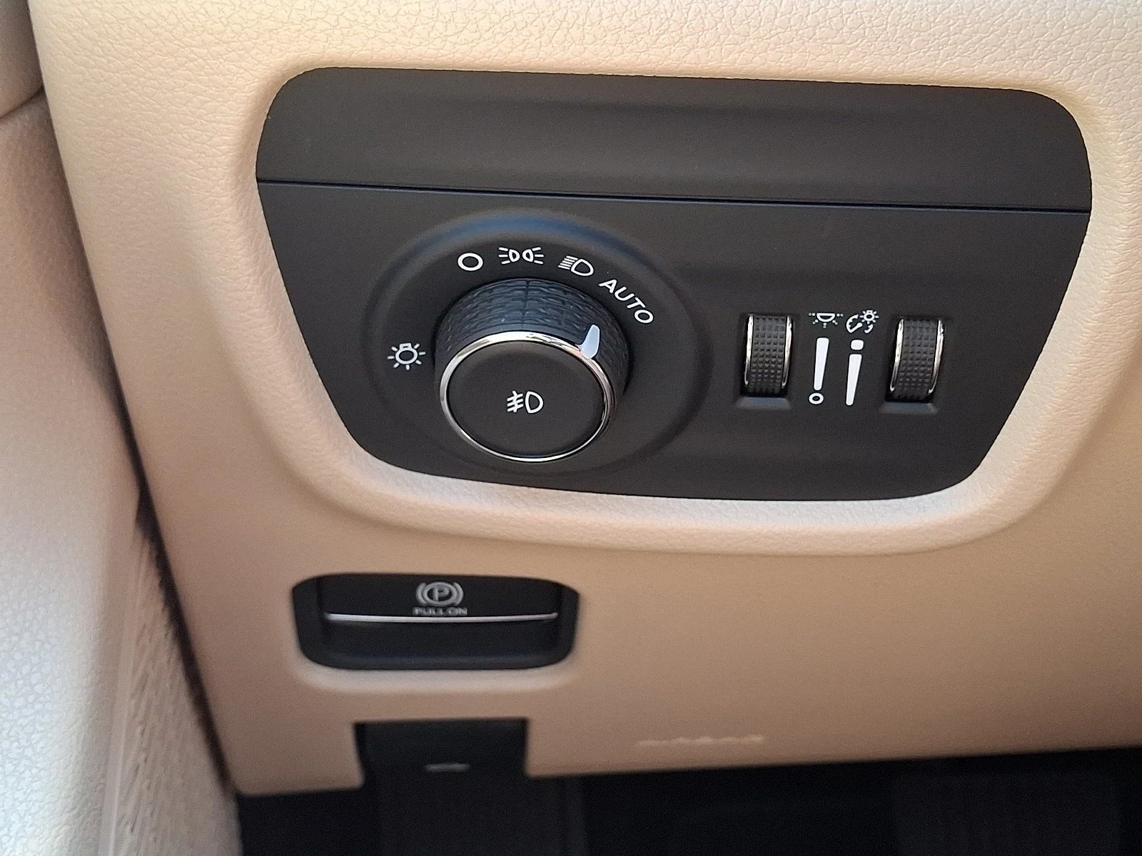Certified Used 2025 Bright White Clearcoat Jeep Limited image 26