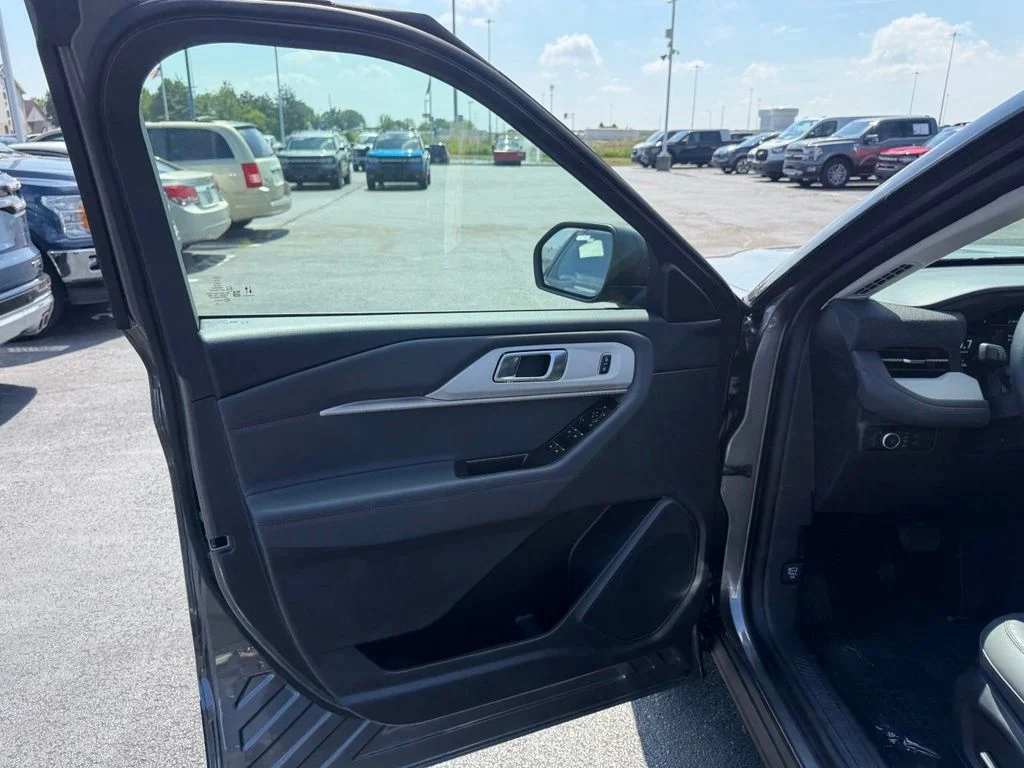 New 2026 Gray Ford Active image 11