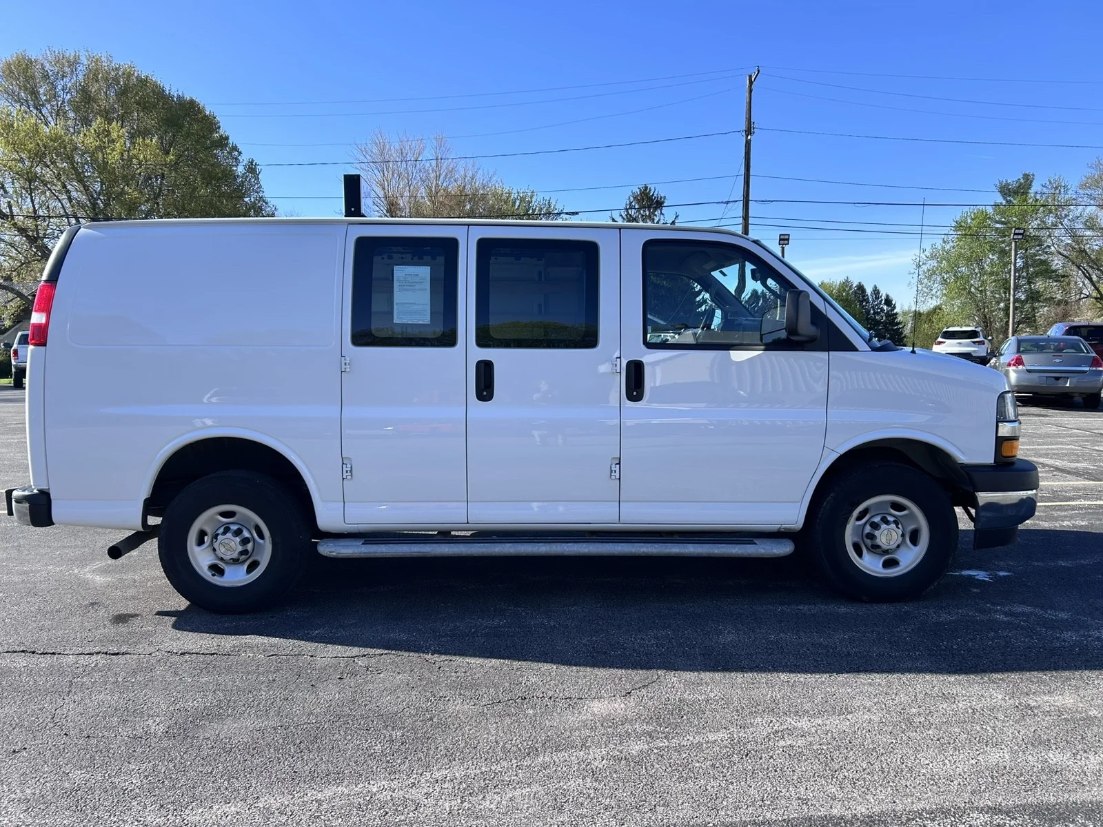 Used 2024 WHITE Chevrolet  image 4
