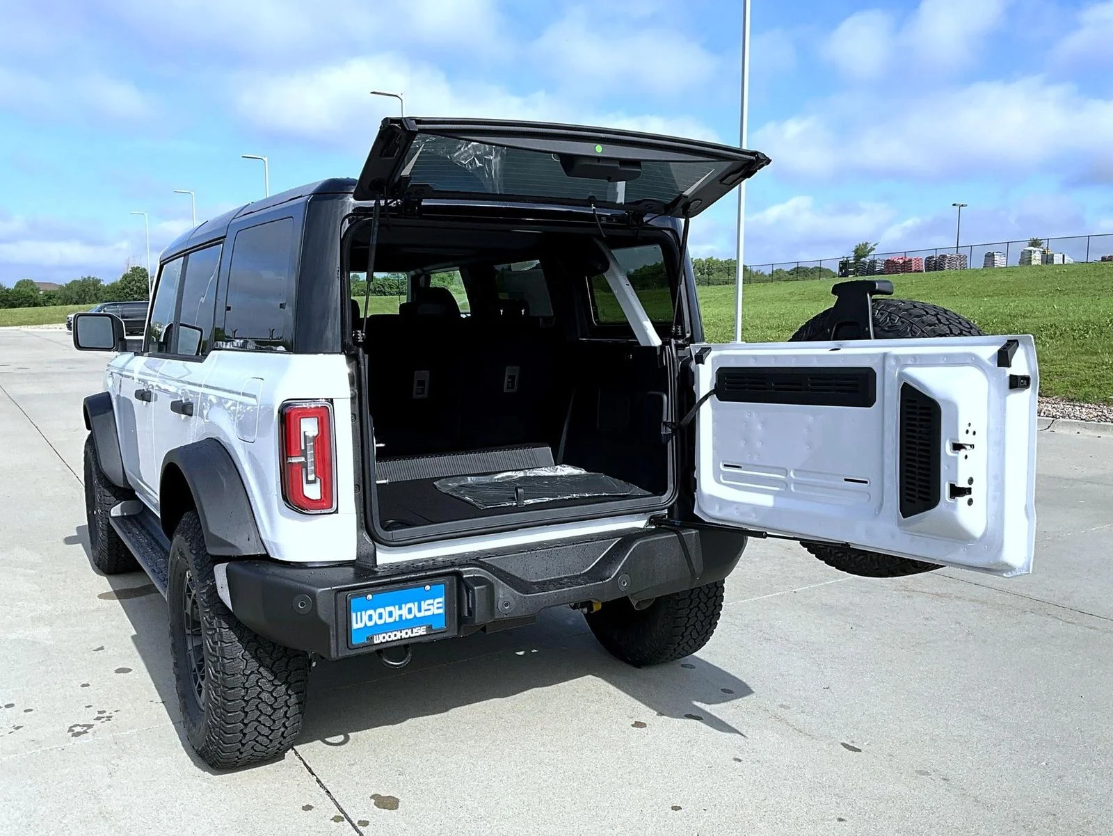 New 2026 Oxford White Ford Outer Banks image 15