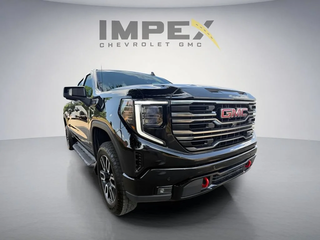 Used 2025 Onyx Black GMC AT4 image 4