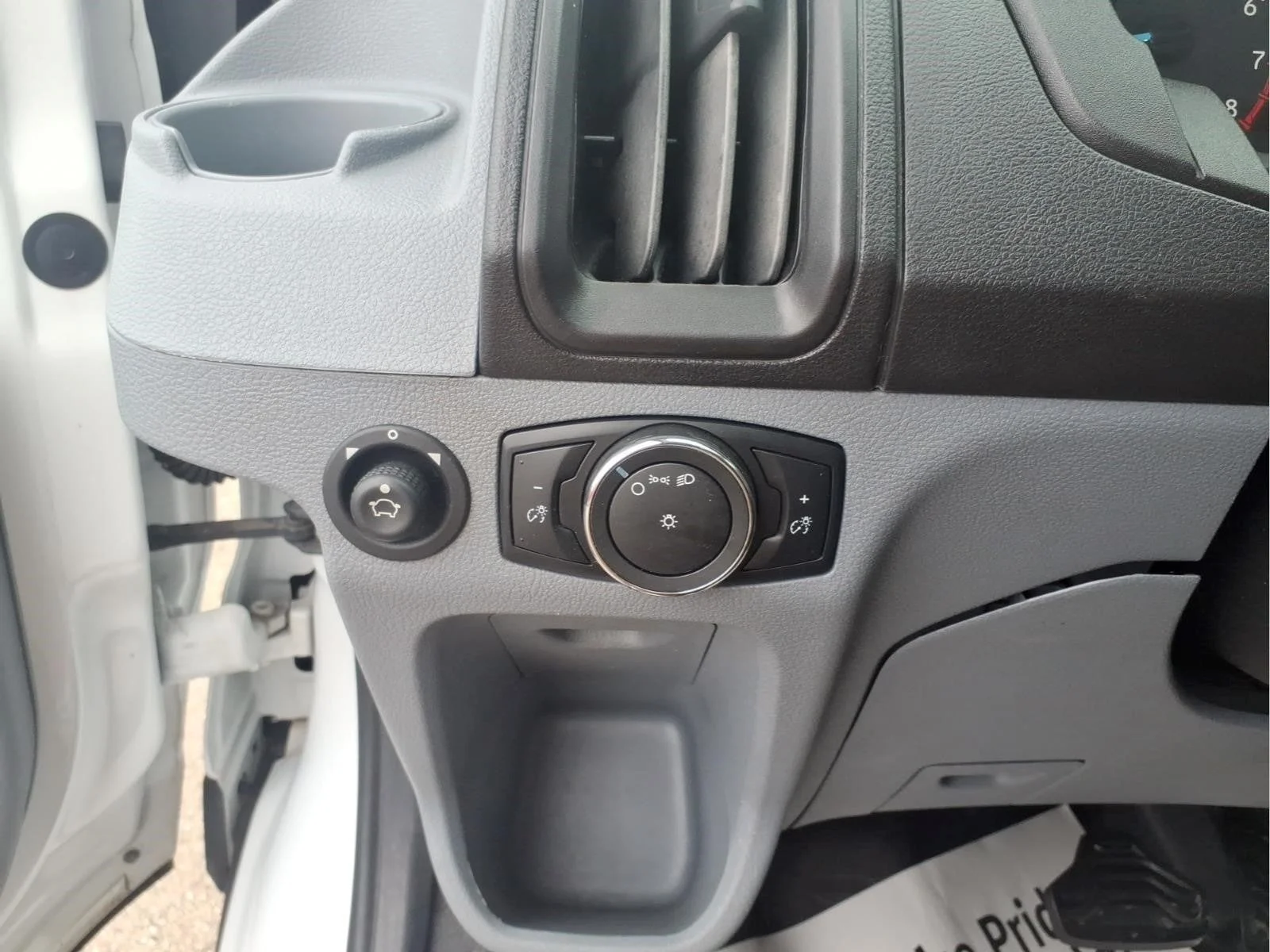 Used 2019 Oxford White Ford Base image 13