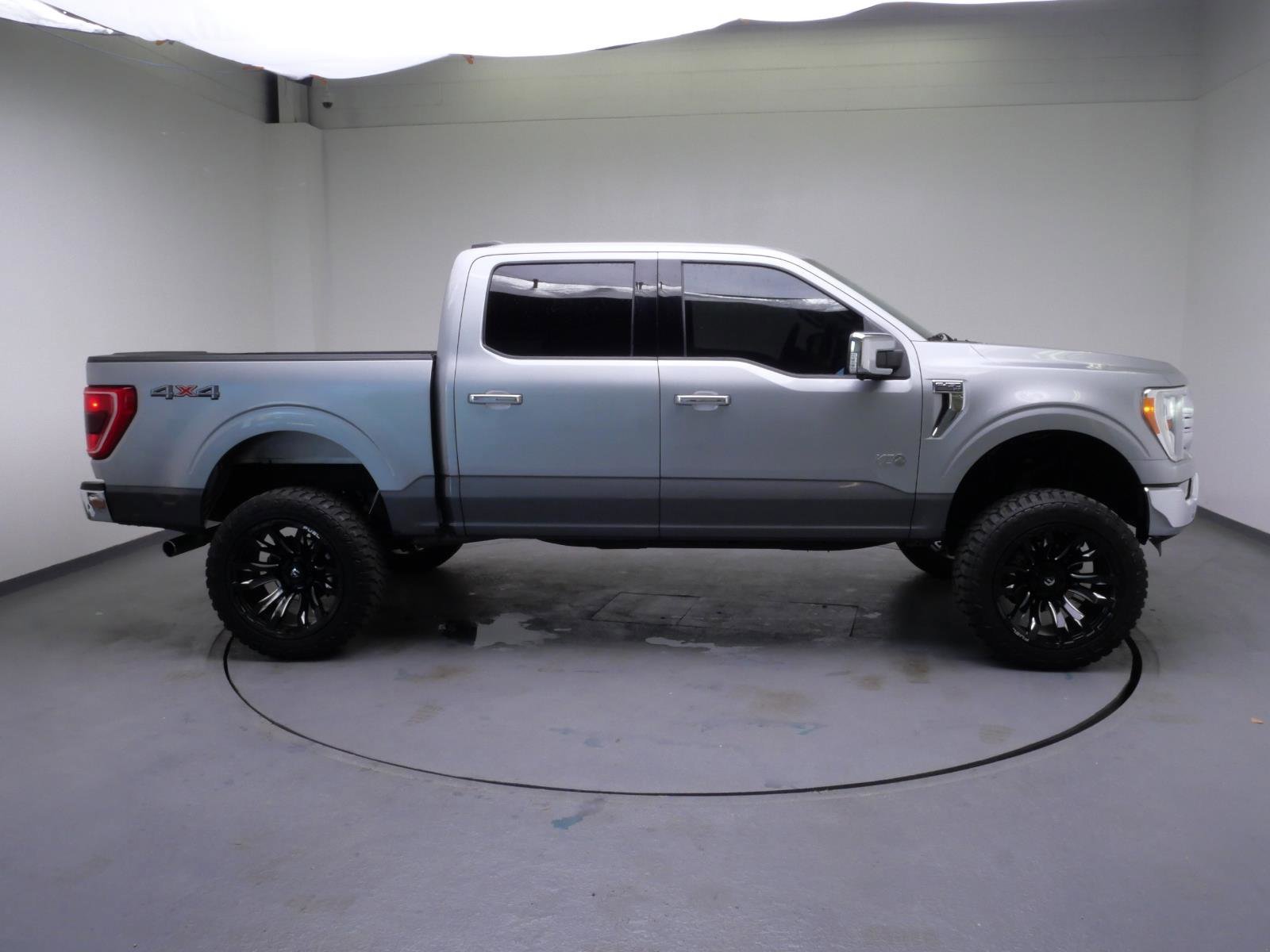 Used 2021  Ford XLT image 4