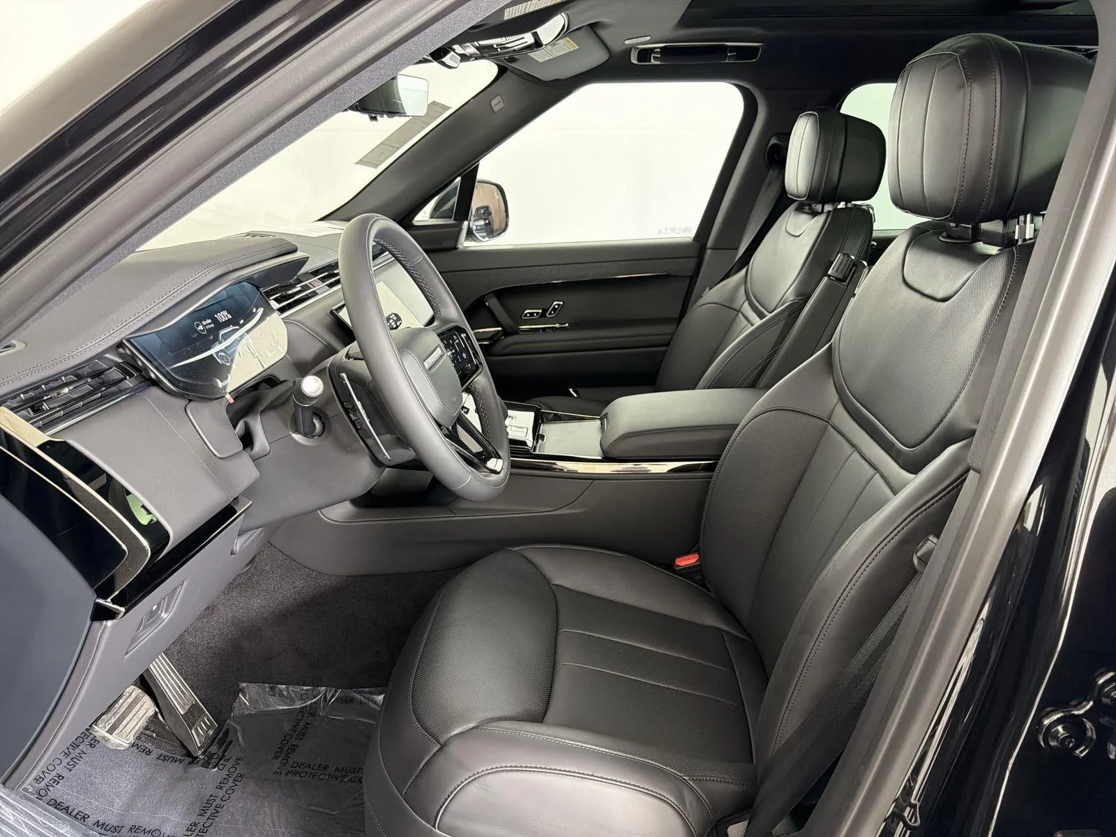 New 2026 Santorini Black Land Rover Dynamic SE image 23