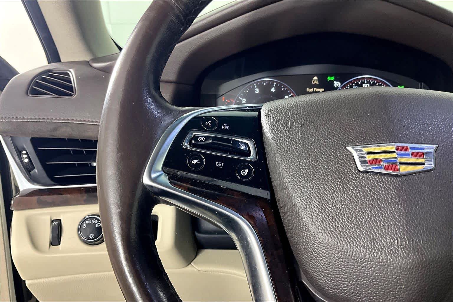 Used 2015 White Diamond Tricoat Cadillac Standard image 22