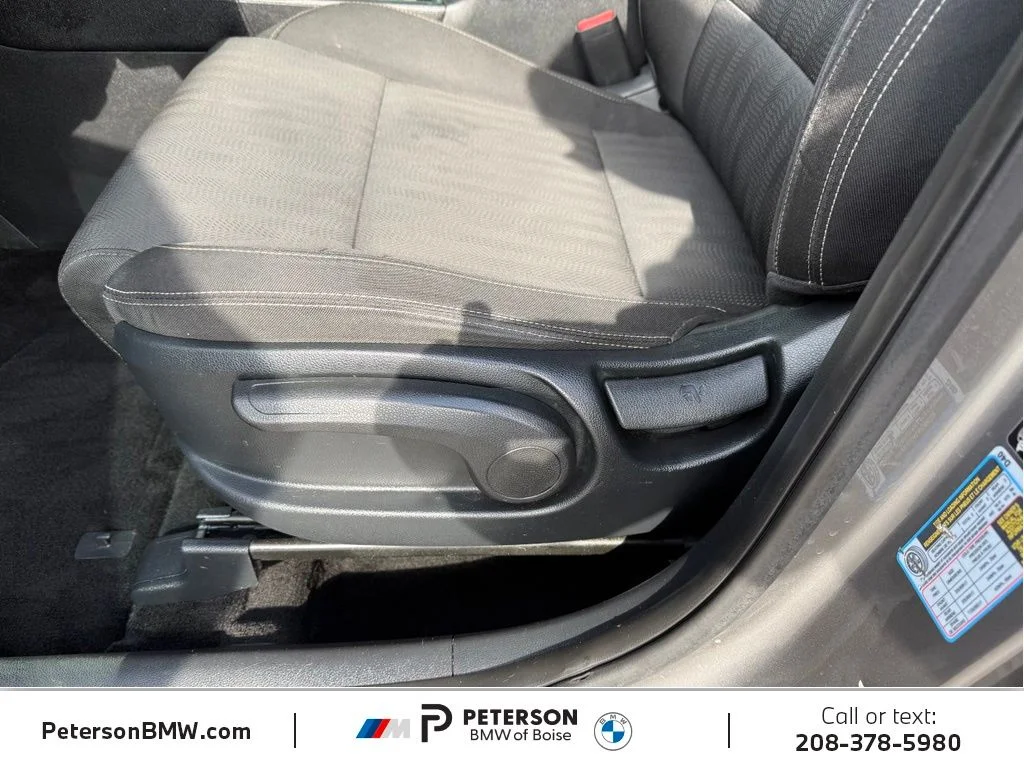 Used 2017 Silver Kia LX image 20