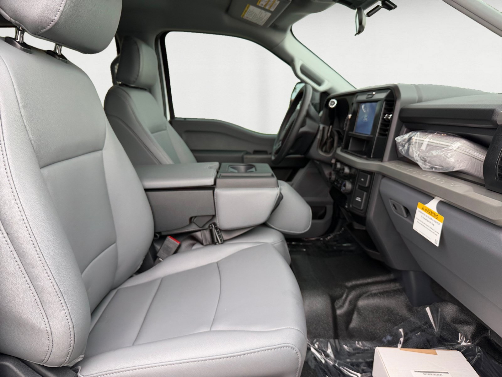 New 2026 Oxford White Ford XL image 15