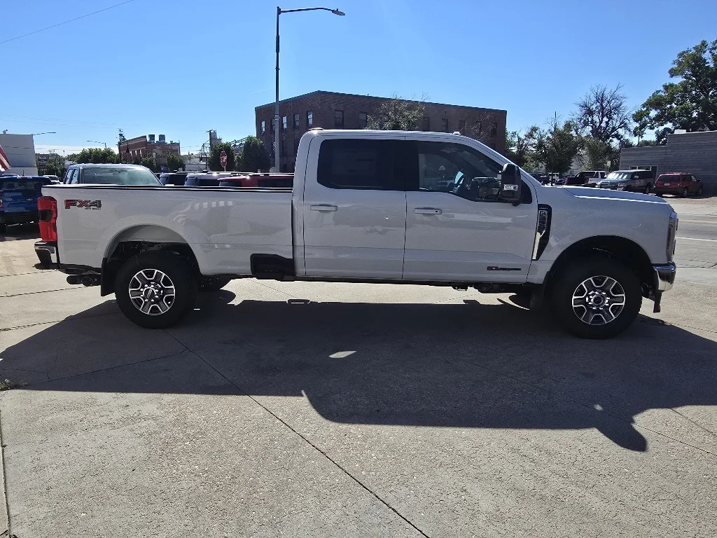 New 2027 White Ford  image 4