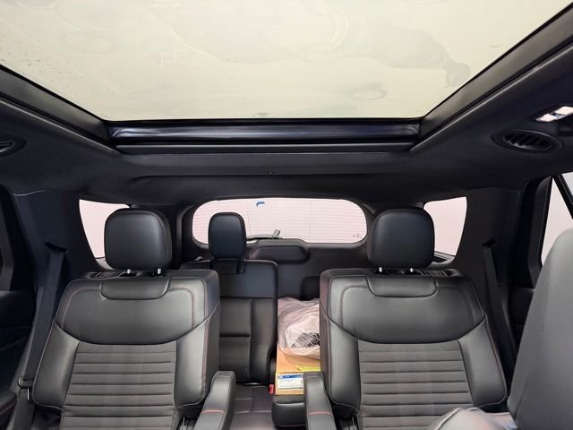 New 2026 Carbonized Gray Metallic Ford ST-Line image 22