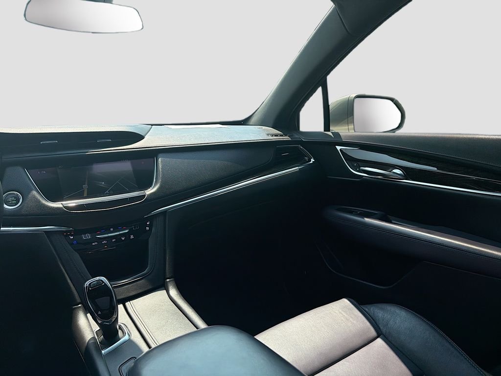 Used 2017 Silver Cadillac Luxury image 25