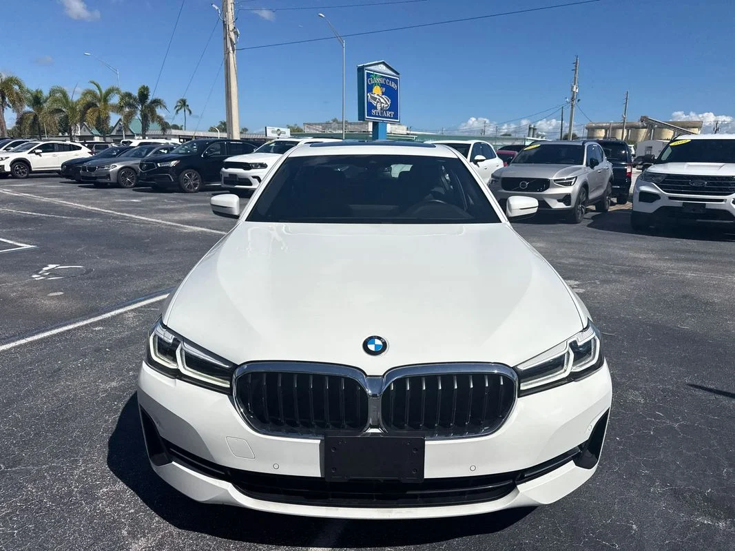 Used 2023  BMW i xDrive image 8