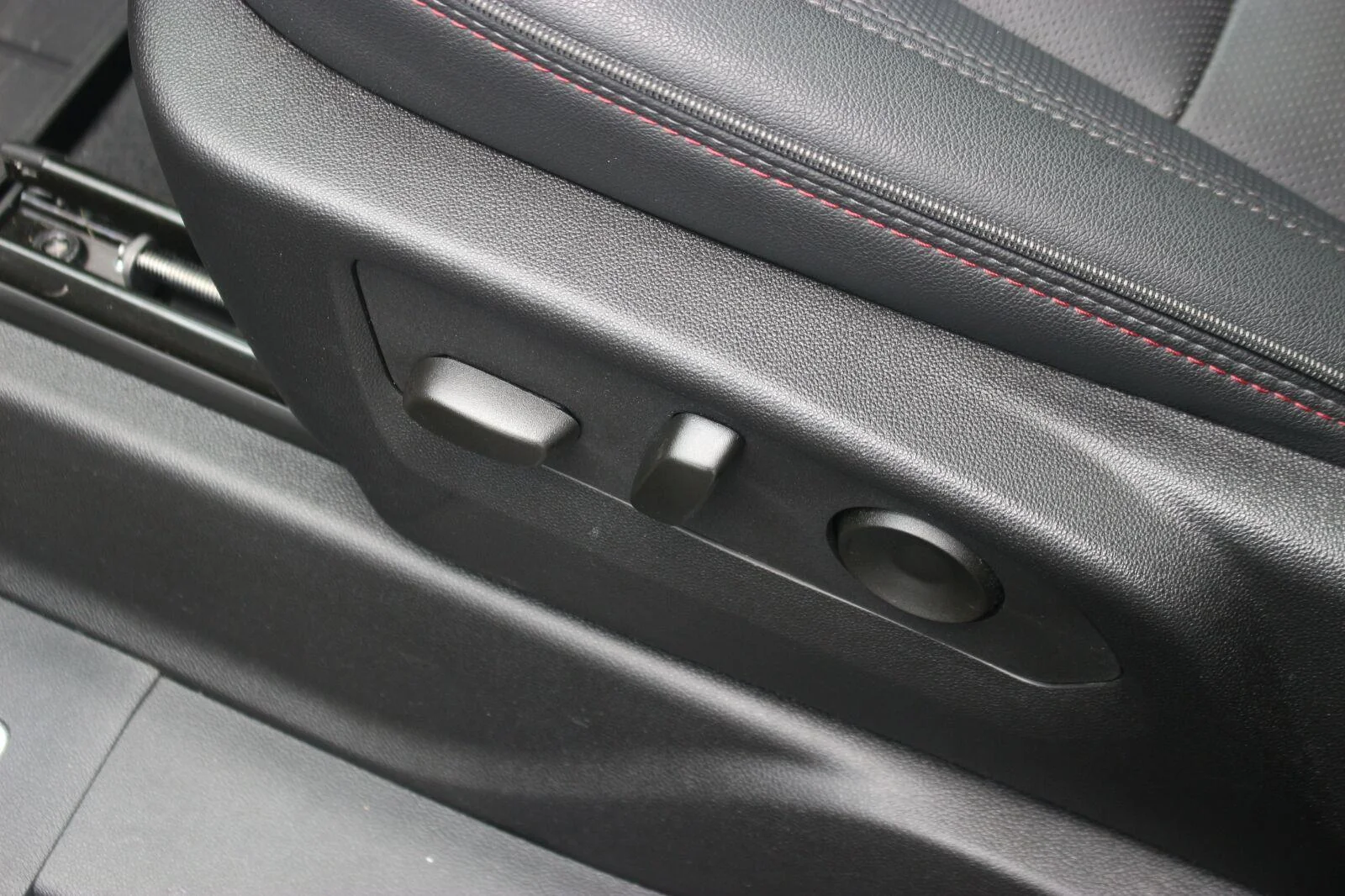 Used 2025 Dark Ash Metallic Chevrolet RST image 19