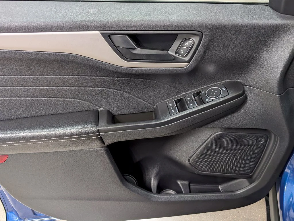 Certified Used 2022 Atlas Blue Metallic Ford SE image 11