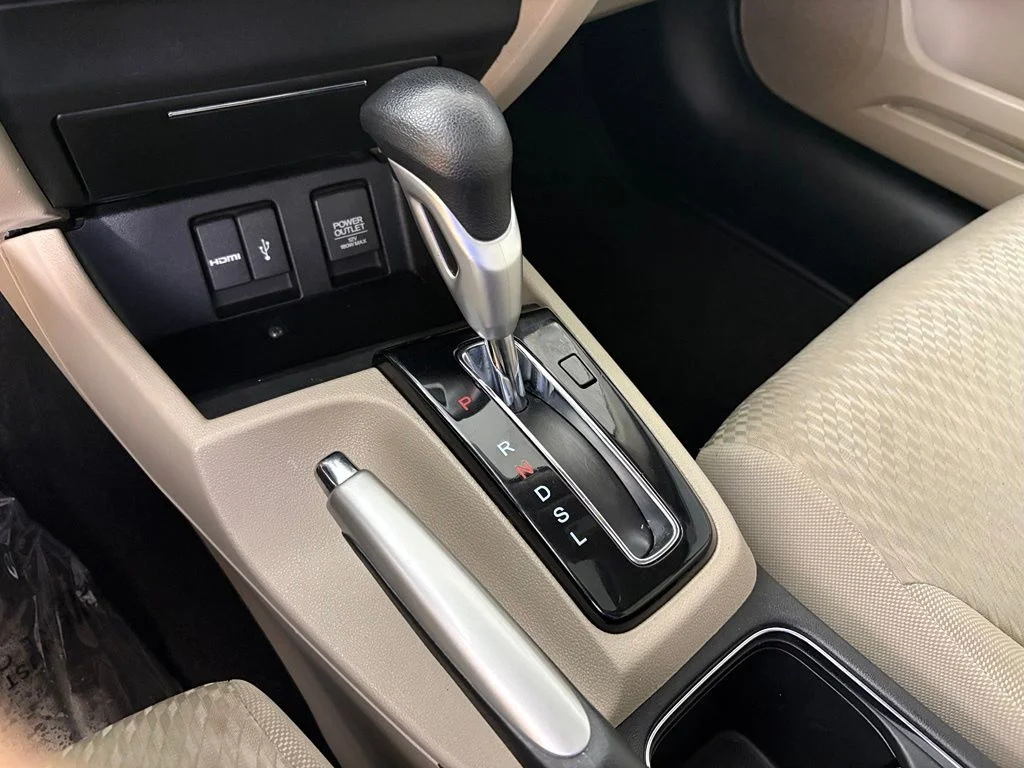Used 2015  Honda EX image 31