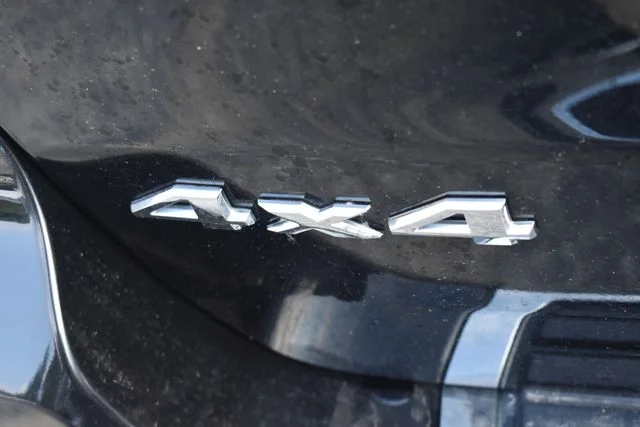 Used 2018 Black Jeep Overland image 15
