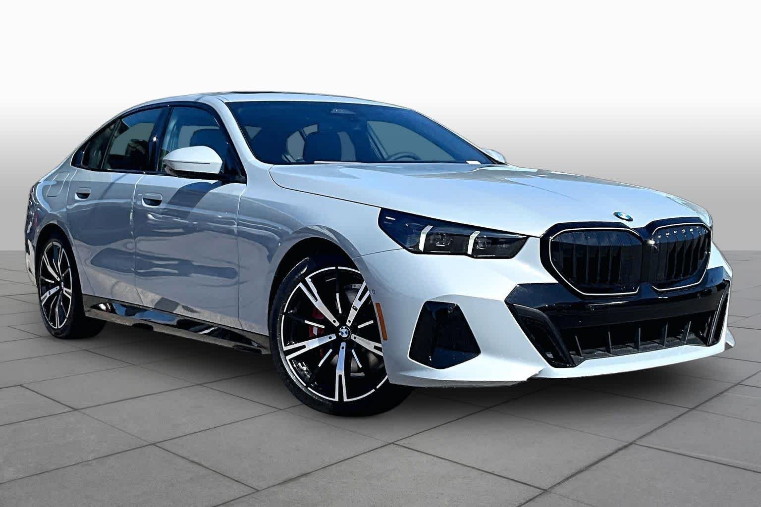New 2027 Brooklyn Grey Metallic BMW 530i image 2