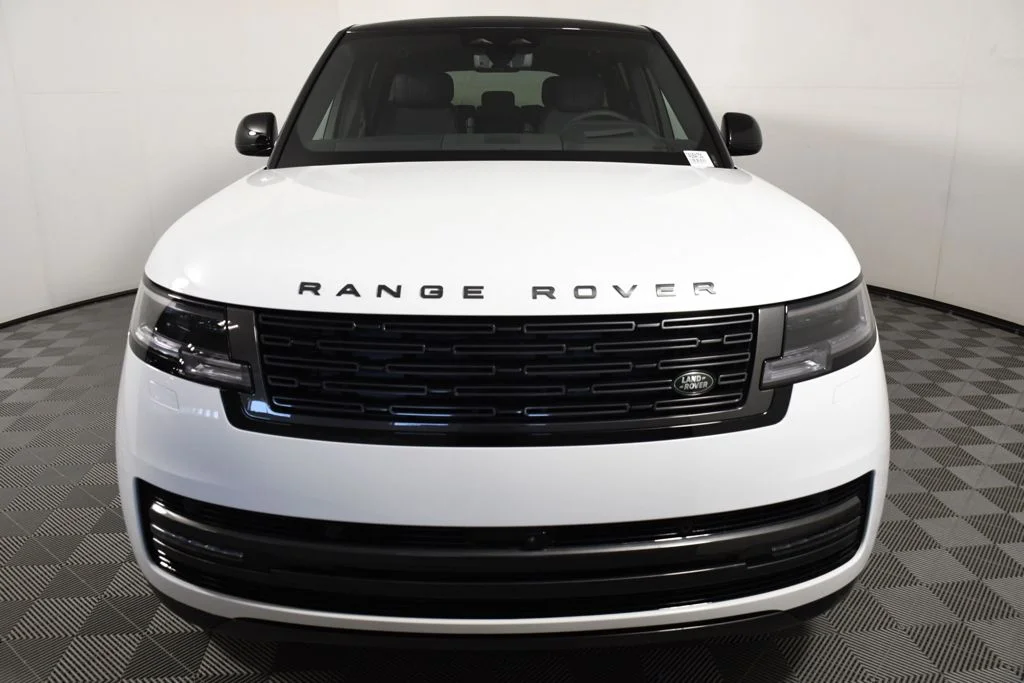 New 2026 Fuji White Land Rover SE image 10