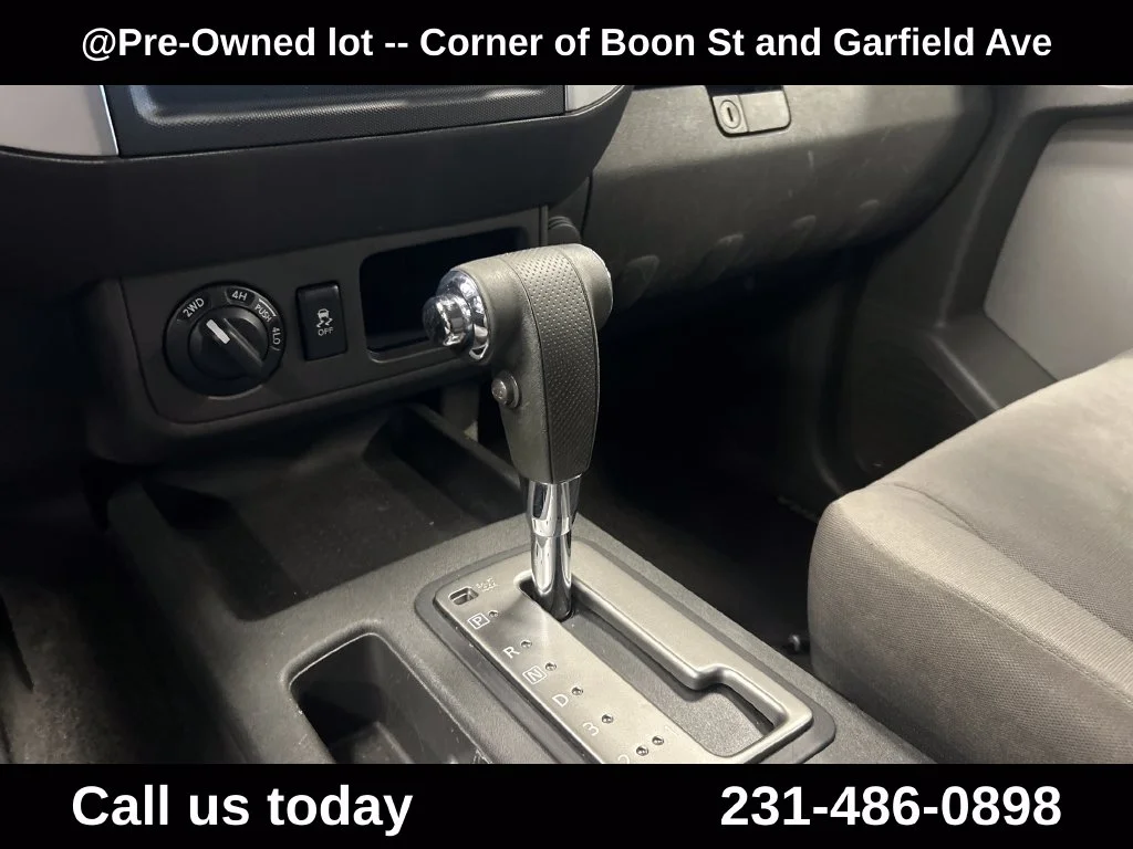 Used 2012 Silver Nissan S image 21