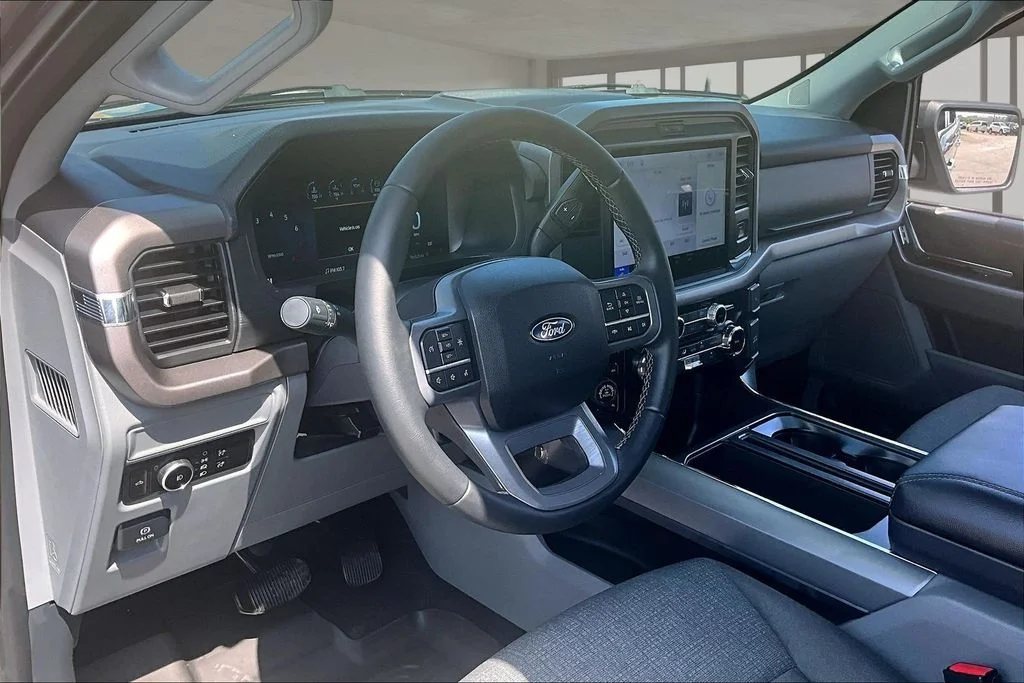Used 2026 Gray Ford XLT image 17