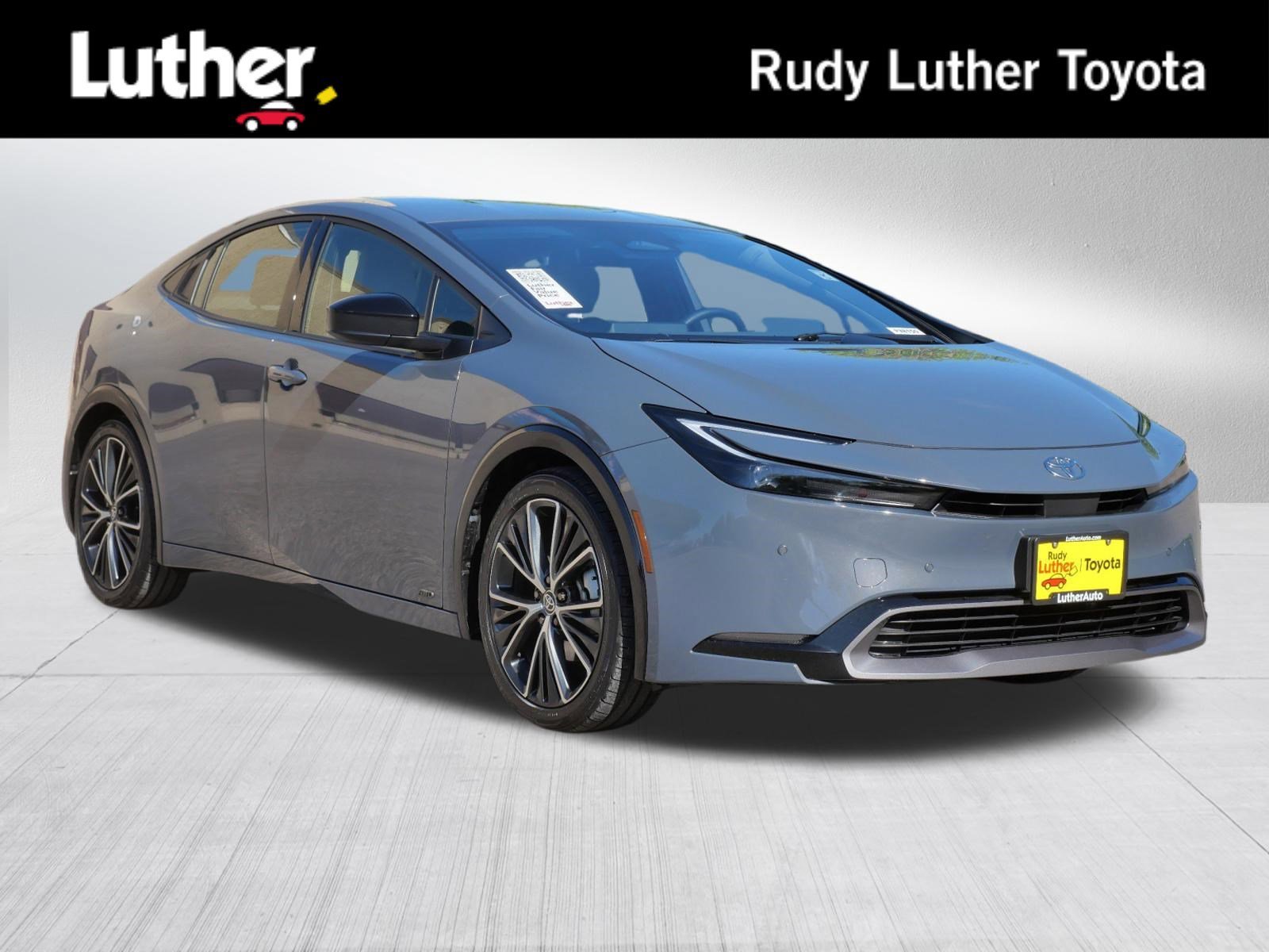 2025 Toyota Prius XLE AWD's photo