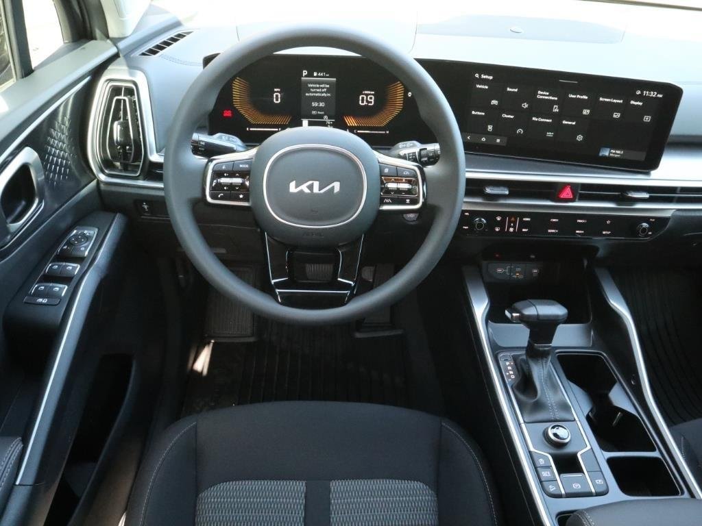 2025 Kia Sorento LX - Photo 6