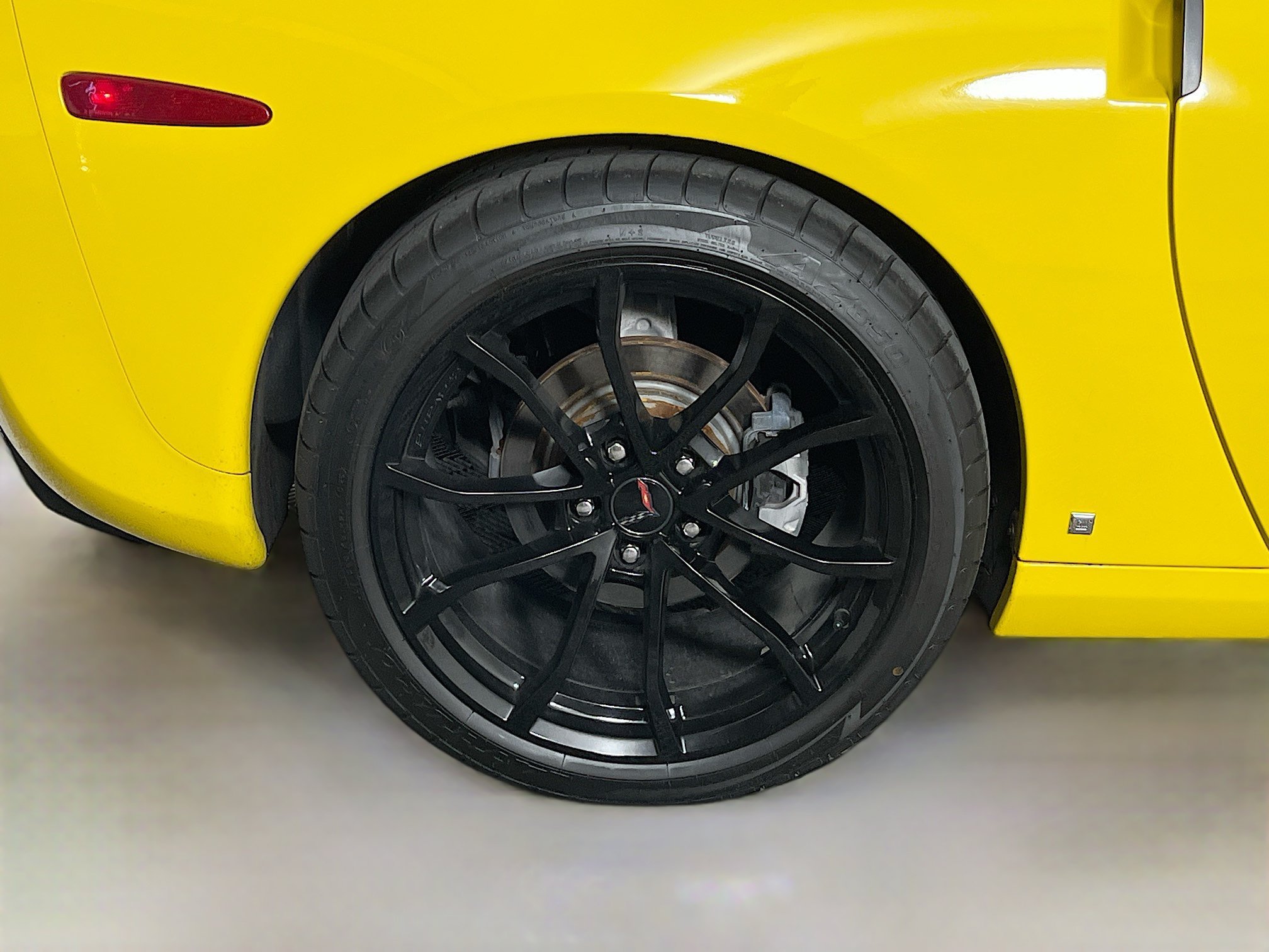 Used 2007 Velocity Yellow Tintcoat Chevrolet 2DR CPE image 32
