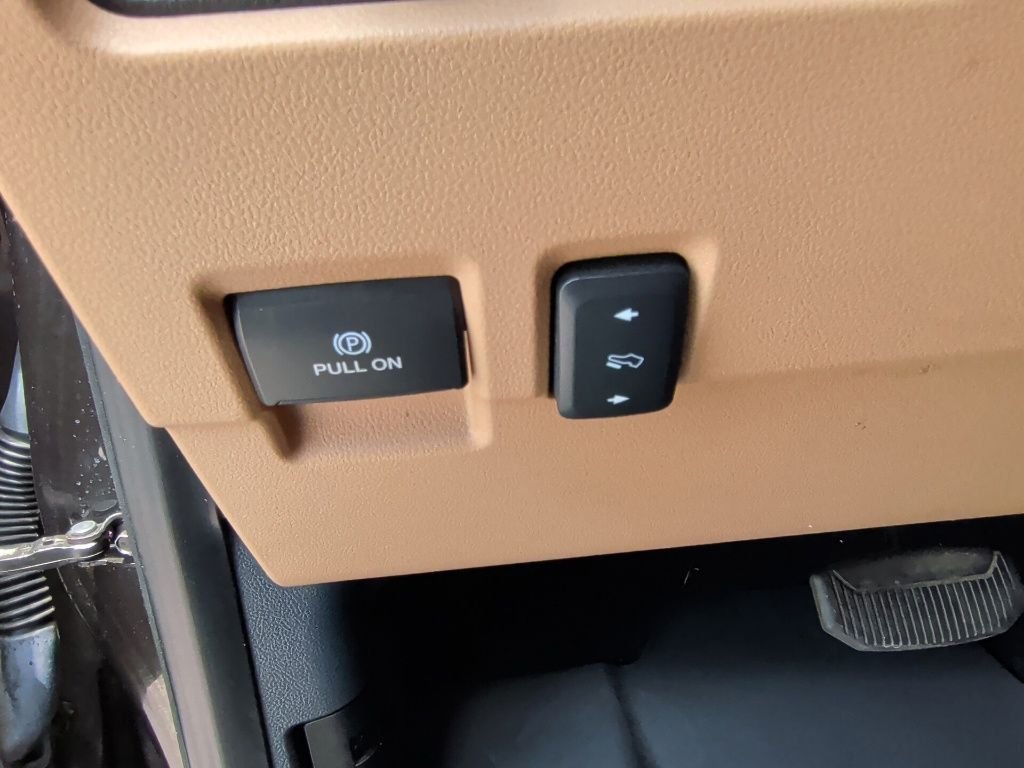 Used 2024 Bronze Metallic Ford Lariat image 18