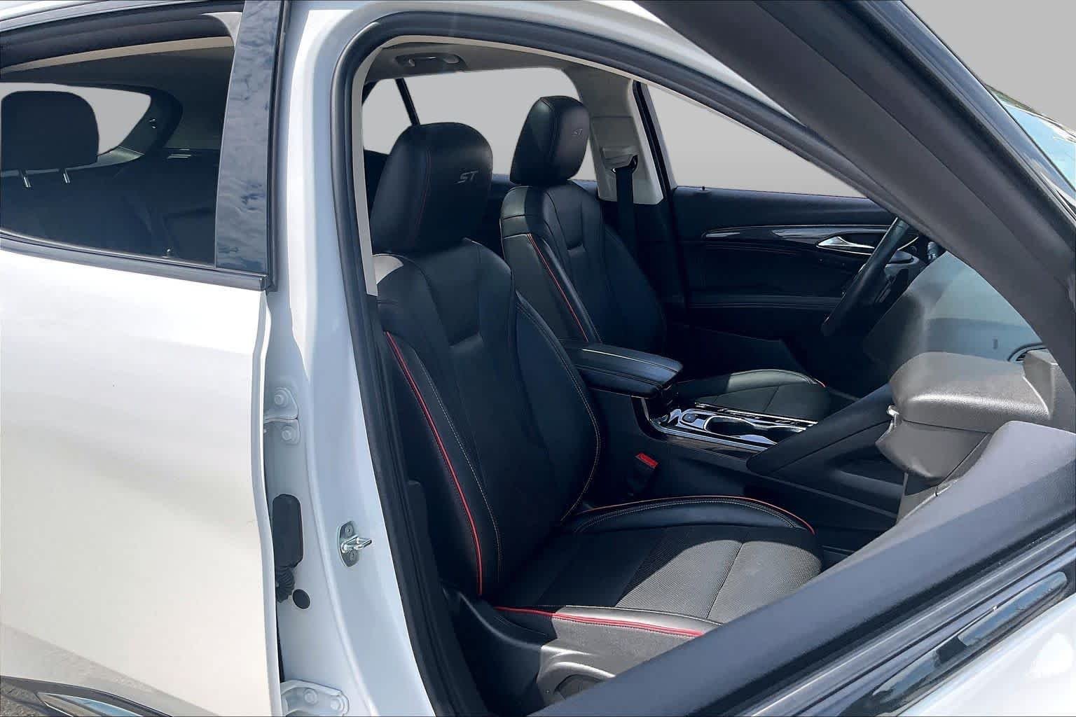 Used 2023 White Frost Tricoat Buick Essence image 16
