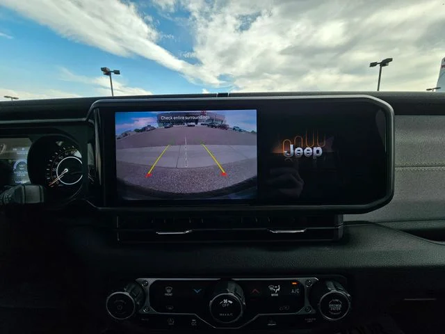 Used 2024 Green Clearcoat Jeep Sport S image 16