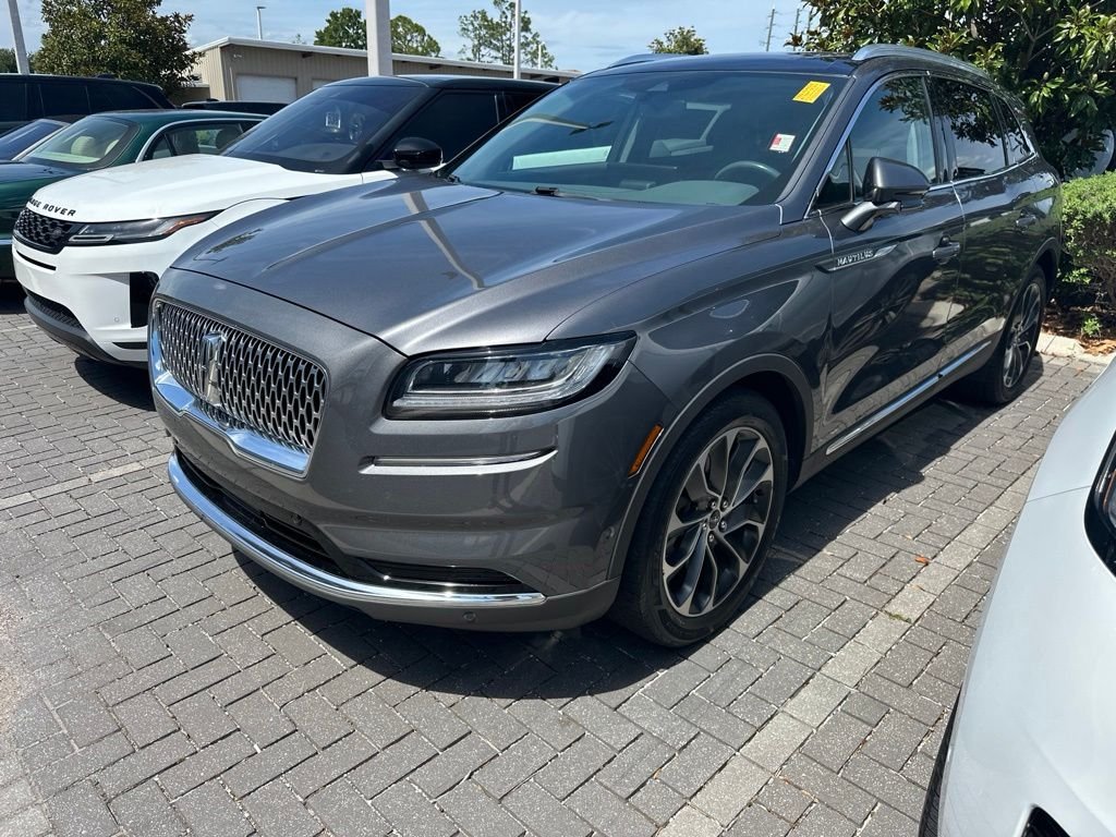 Used 2021 Gray Lincoln Reserve image 3
