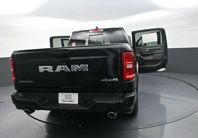 New 2026 Diamond Black Crystal Pearl-Coat Exterior Paint RAM Big Horn/Lone Star image 35