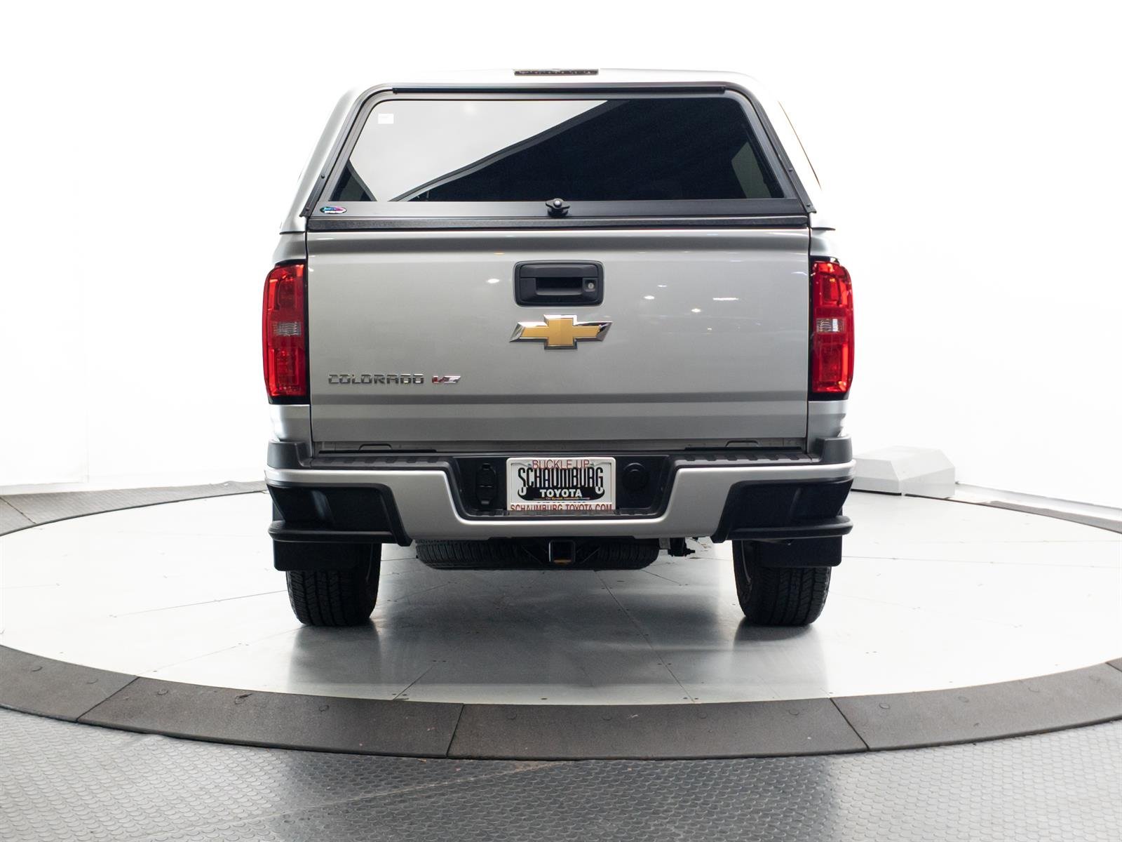Used 2018 Silver Chevrolet Z71 image 9