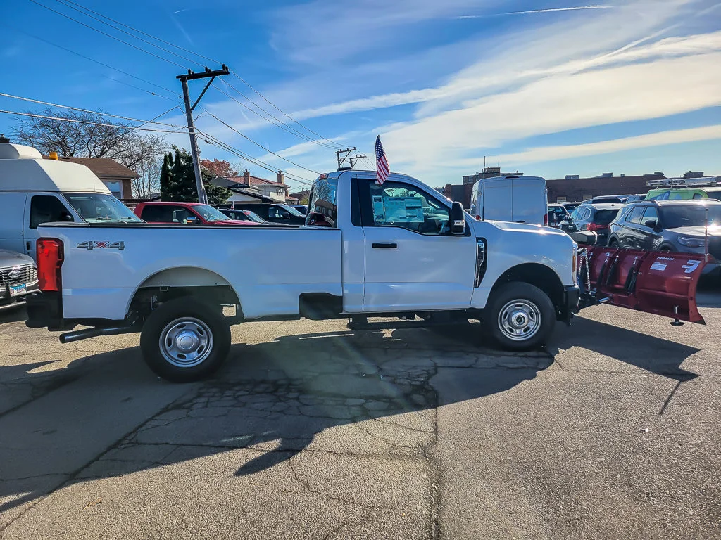 New 2026 Oxford White Ford XL image 9