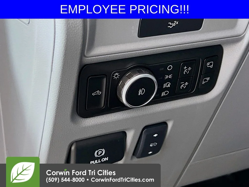 New 2026 Star White Metallic Tri-Coat Ford Lariat image 20