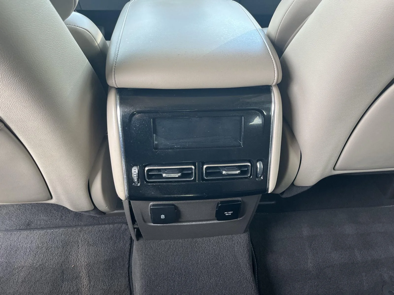 Used 2020 Red Lincoln Reserve image 16