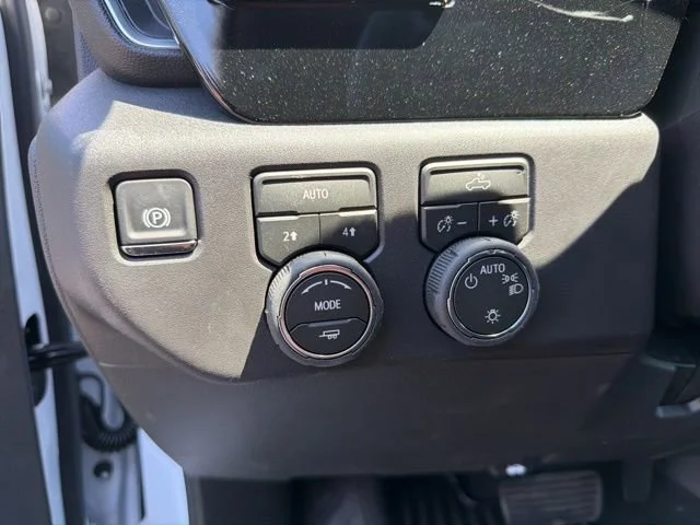 New 2026 Summit White Chevrolet LT (2FL) image 23