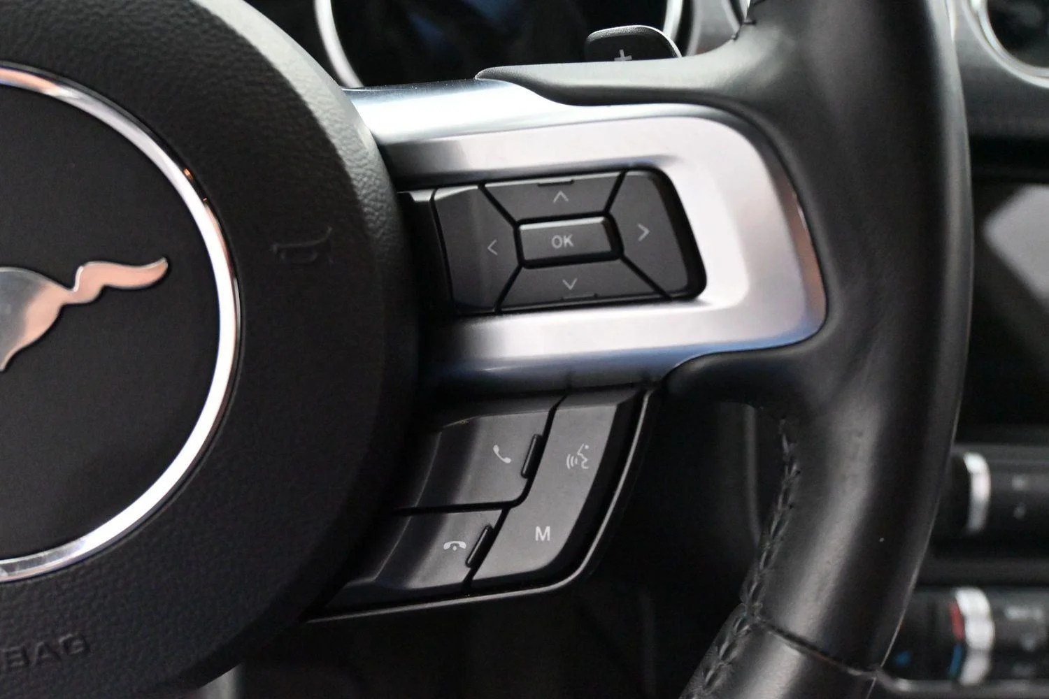 Used 2018 Magnetic Ford GT Premium image 19